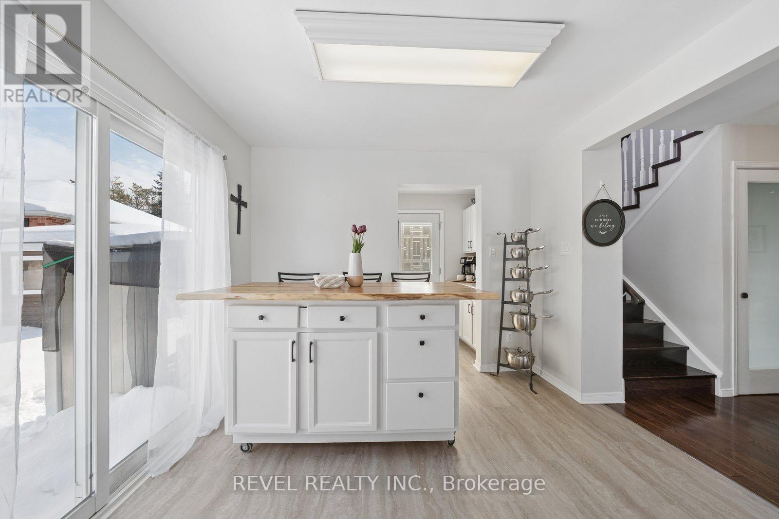 284 Victoria Avenue N, Kawartha Lakes (Lindsay), Ontario  K9V 6A8 - Photo 17 - X12829796