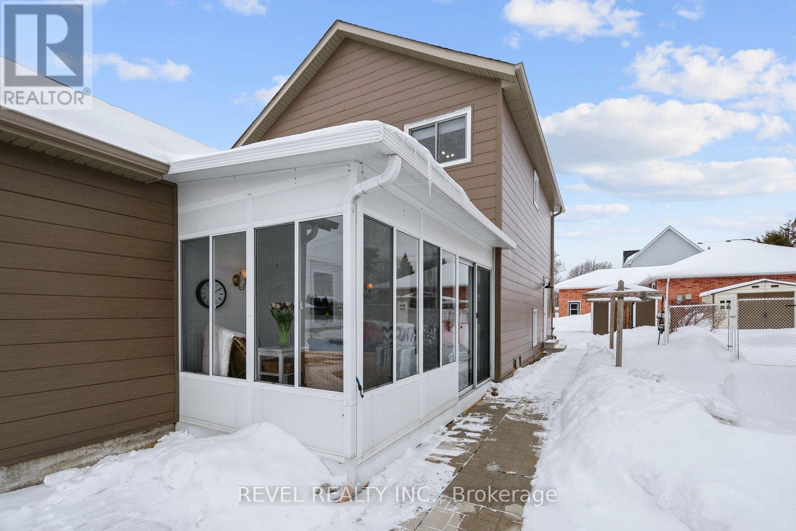 284 Victoria Avenue N, Kawartha Lakes (Lindsay), Ontario  K9V 6A8 - Photo 5 - X12829796