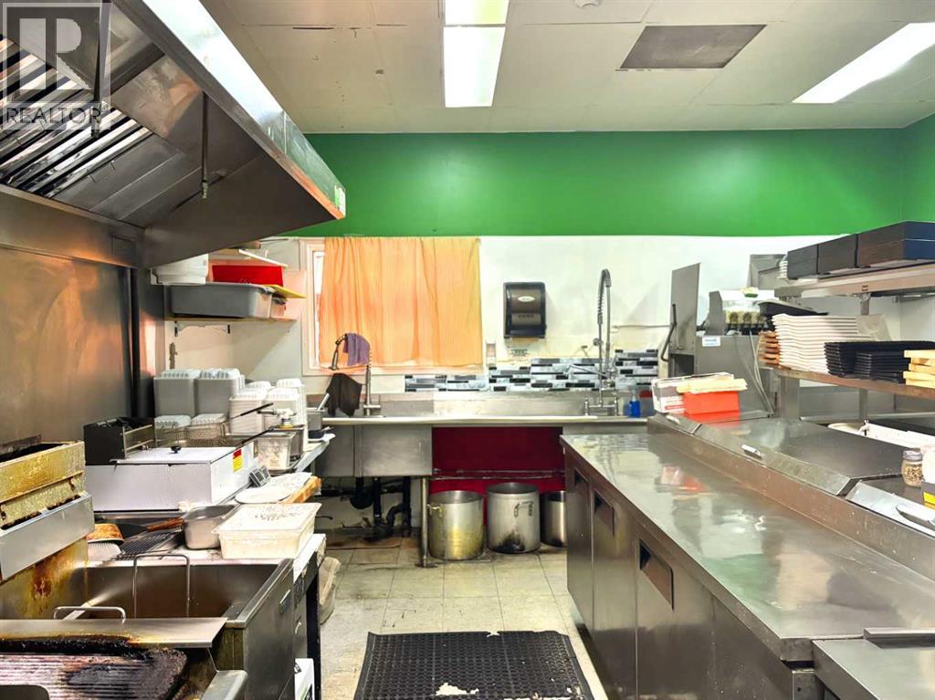 309 Main Street, Three Hills, Alberta  T0M 2A0 - Photo 11 - A2159933