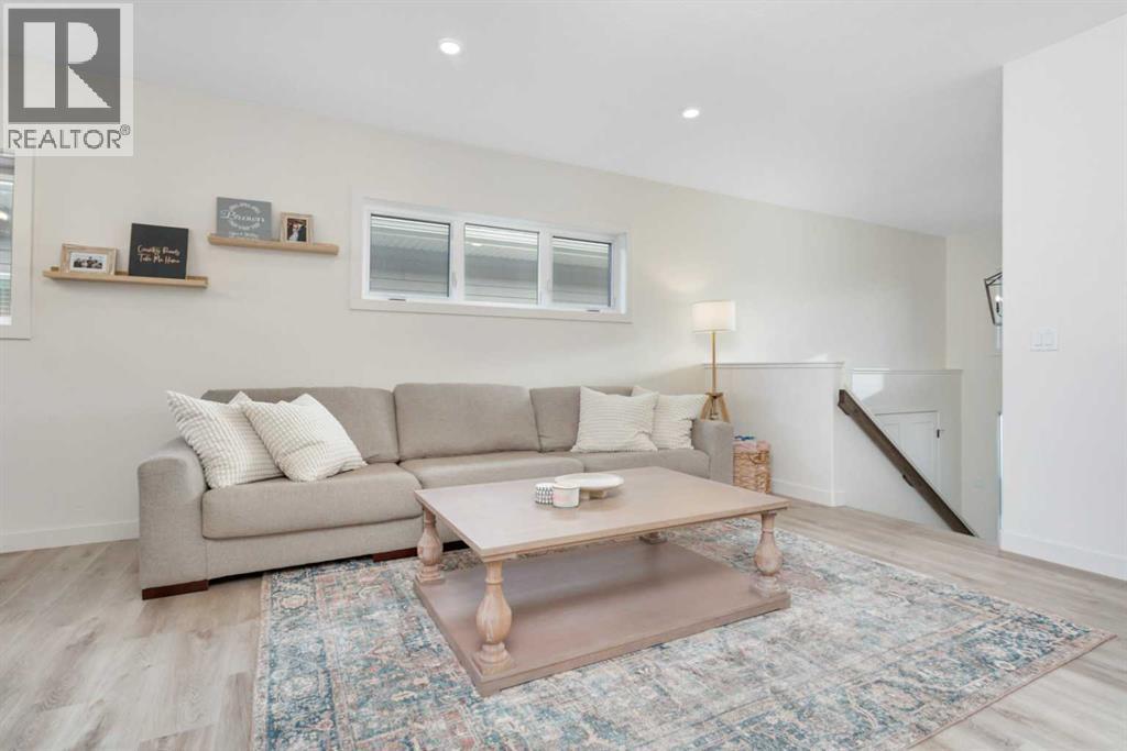 182 Norseman Close, Penhold, Alberta T0M 1R0 - Photo 10 - A2280653