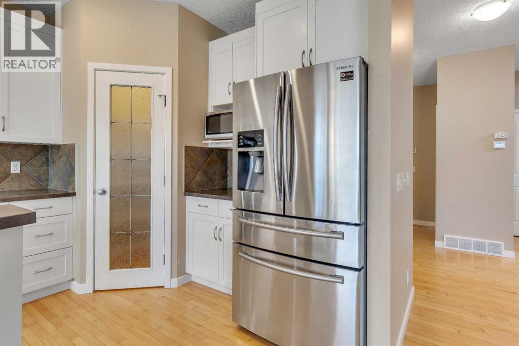 119 Valley Stream Circle Nw, Calgary, Alberta T3B 5W2 - Photo 12 - A2277760