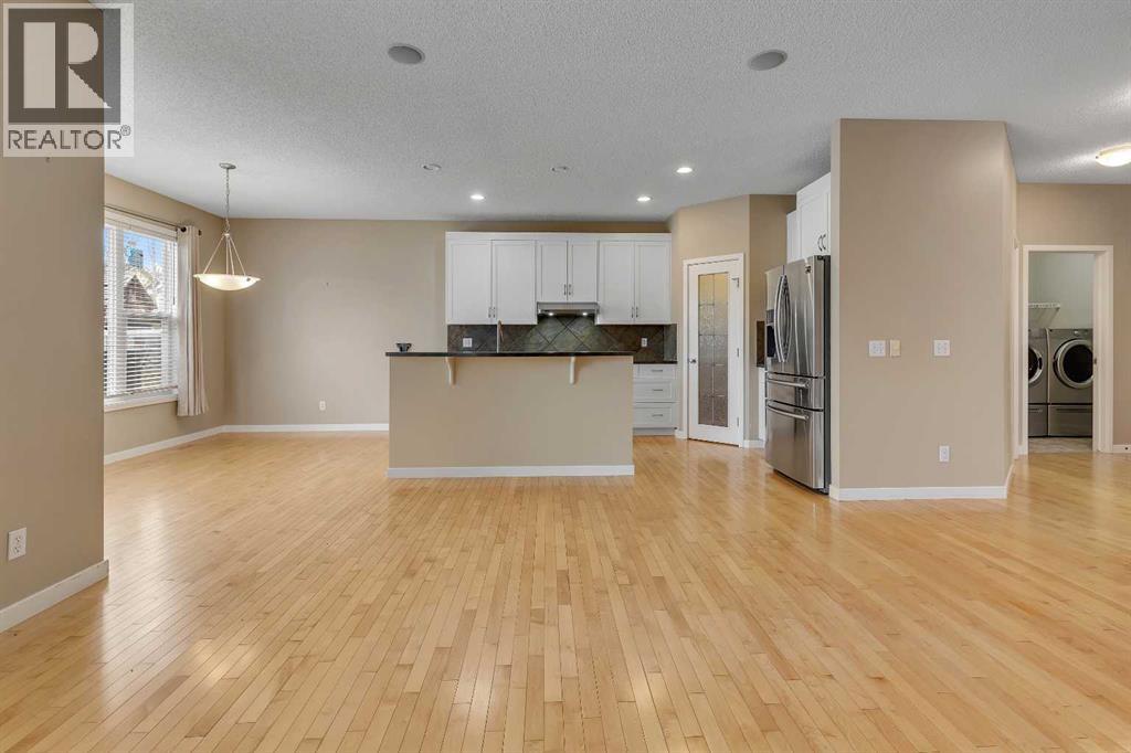 119 Valley Stream Circle Nw, Calgary, Alberta T3B 5W2 - Photo 9 - A2277760