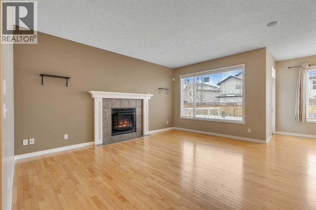 119 Valley Stream Circle Nw, Calgary, Alberta T3B 5W2 - Photo 5 - A2277760