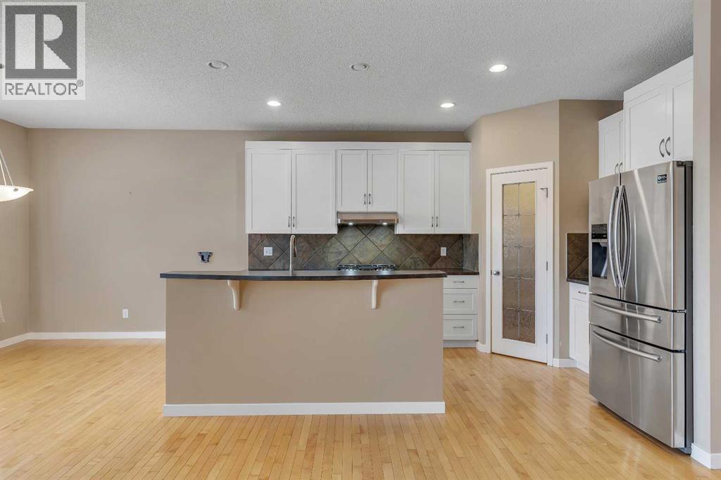 119 Valley Stream Circle Nw, Calgary, Alberta T3B 5W2 - Photo 10 - A2277760