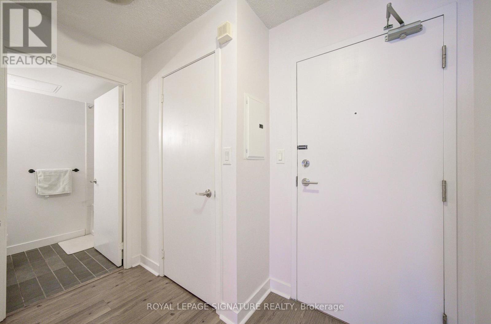 716 - 4k Spadina Avenue E, Toronto (Waterfront Communities), Ontario  M5V 3Y9 - Photo 2 - C12829778