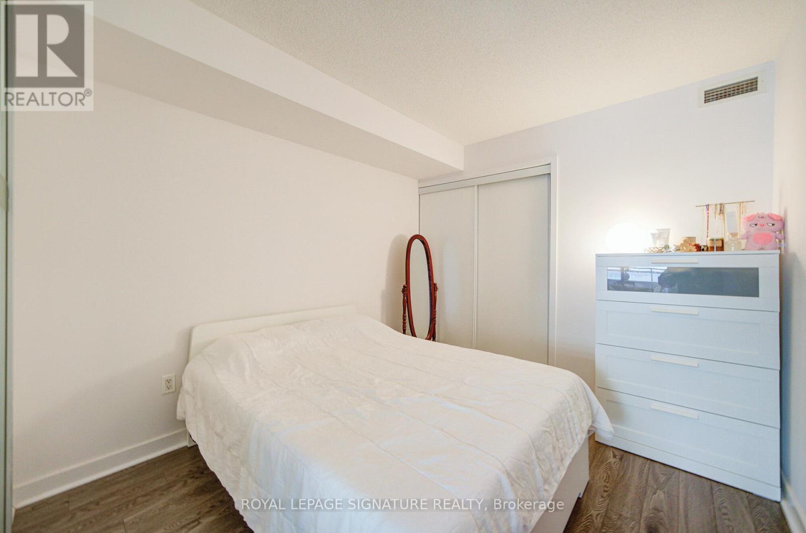 716 - 4k Spadina Avenue E, Toronto (Waterfront Communities), Ontario  M5V 3Y9 - Photo 9 - C12829778