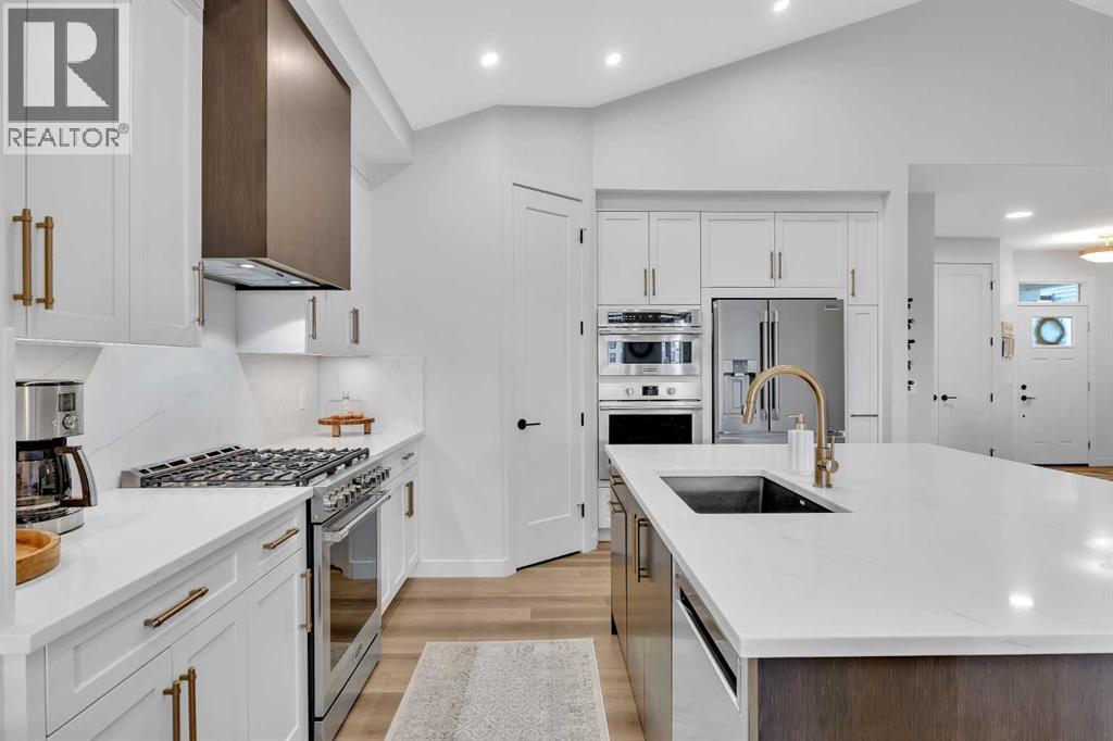 13 Emerson Crescent, Okotoks, Alberta  T1S 5W5 - Photo 9 - A2286797