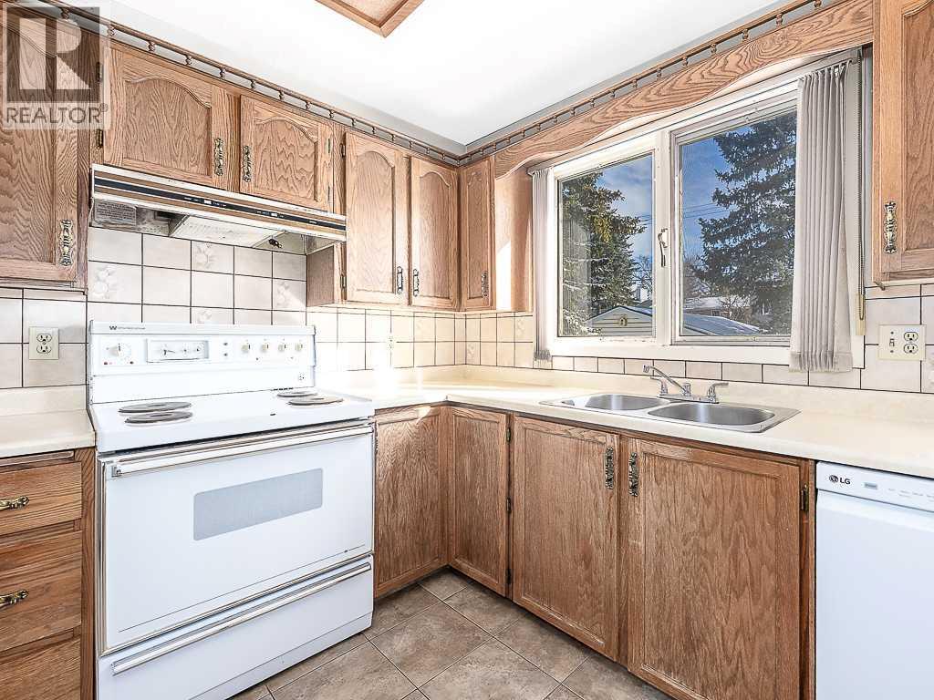 6208 Dalton Drive Nw, Calgary, Alberta  T3A 1E3 - Photo 11 - A2289536