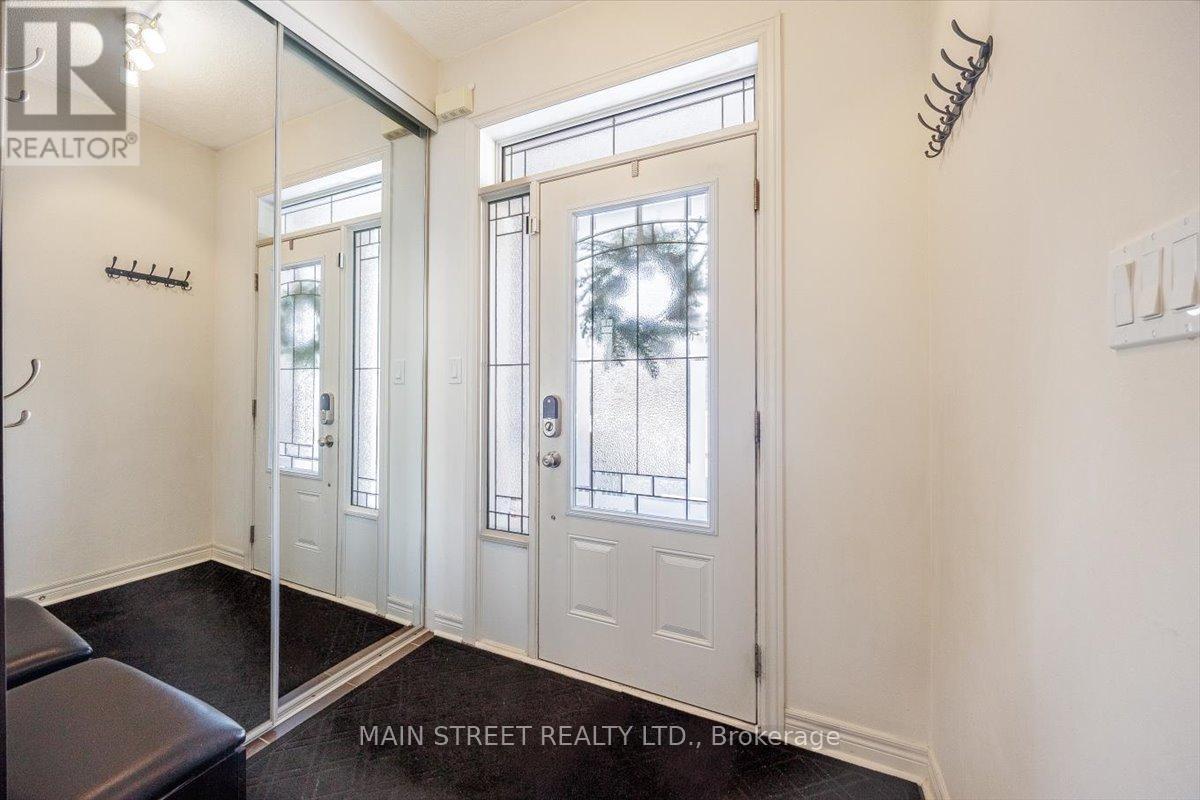 27 Radial Drive, Aurora, Ontario  L4G 0Z8 - Photo 3 - N12829820