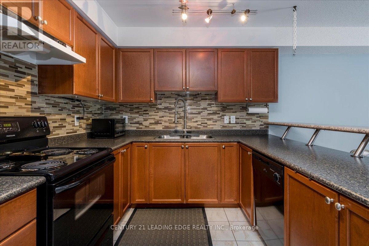 20 - 43 Coulter Street, Barrie, Ontario  L4N 6L9 - Photo 4 - S12829808