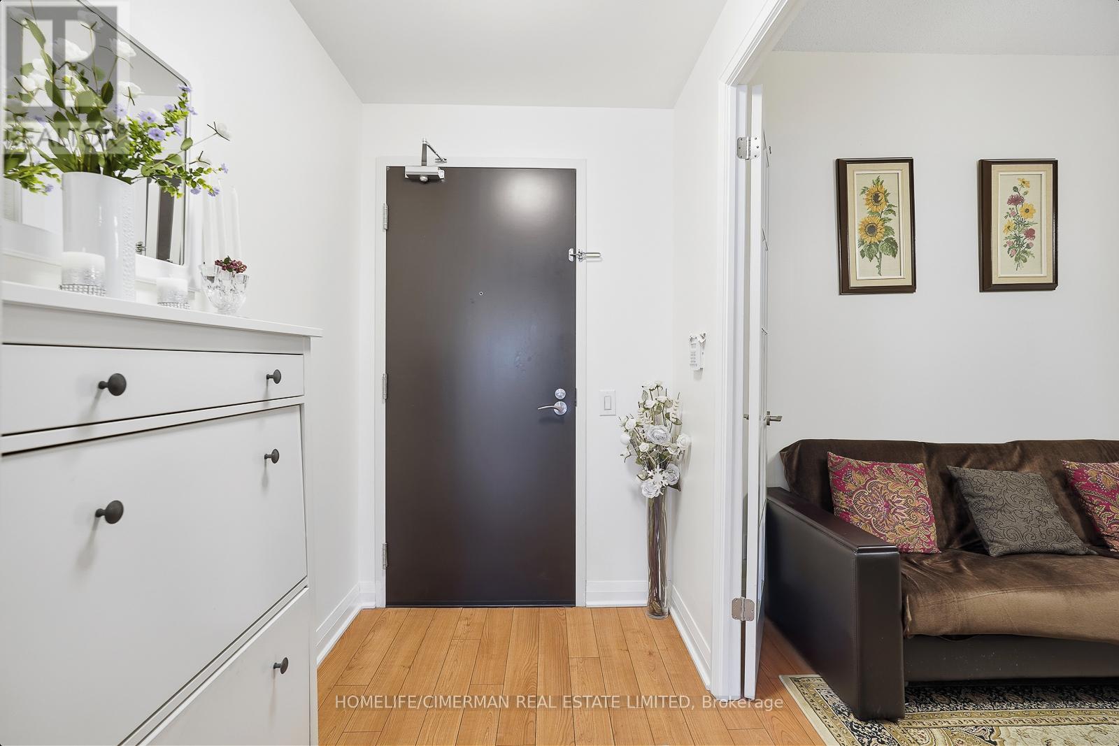 2006 - 1 Valhalla Inn Road, Toronto, Ontario  M9B 1S9 - Photo 2 - W12694834