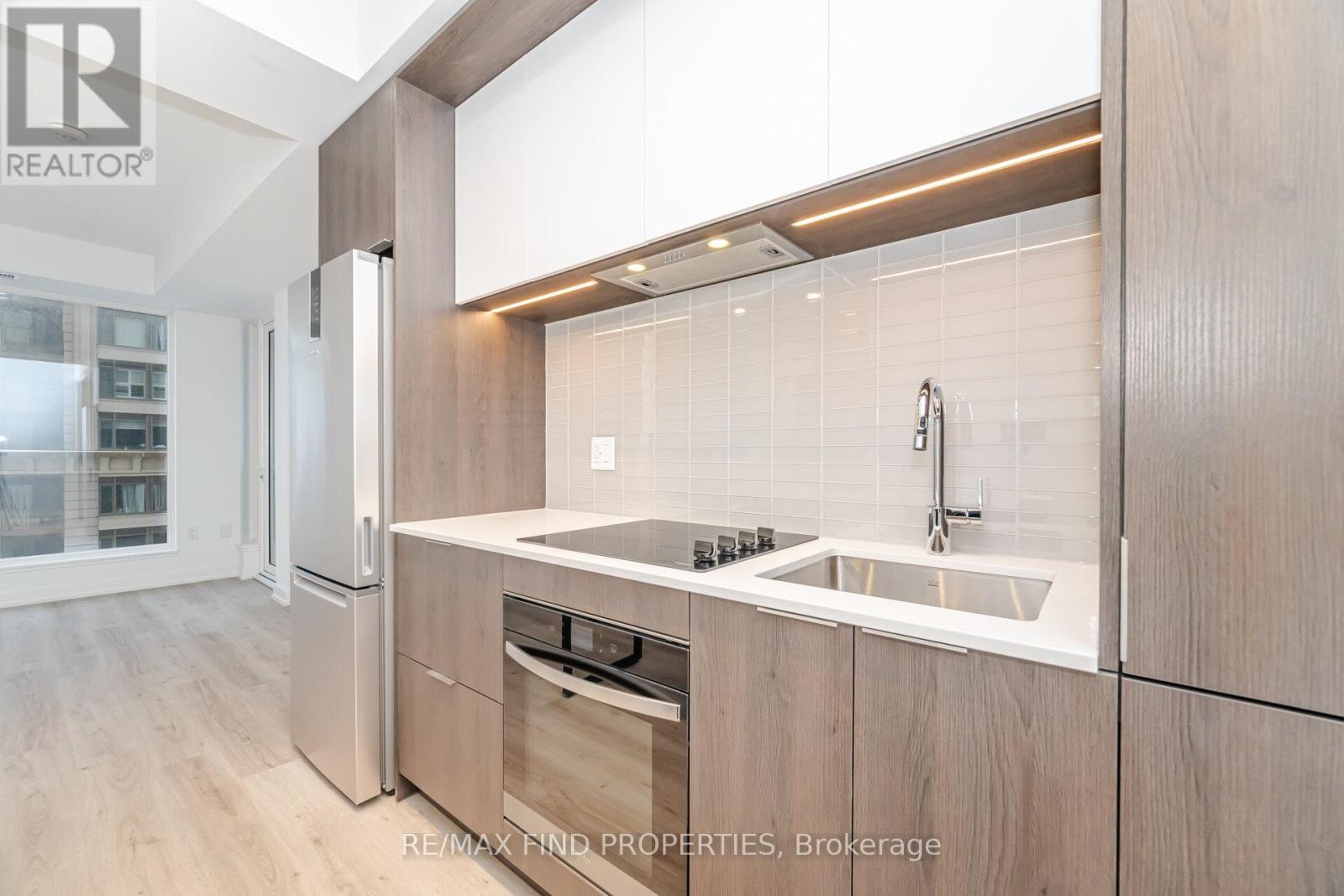 3105 - 395 Square One Drive, Mississauga (City Centre), Ontario  L5B 0P6 - Photo 14 - W12829776