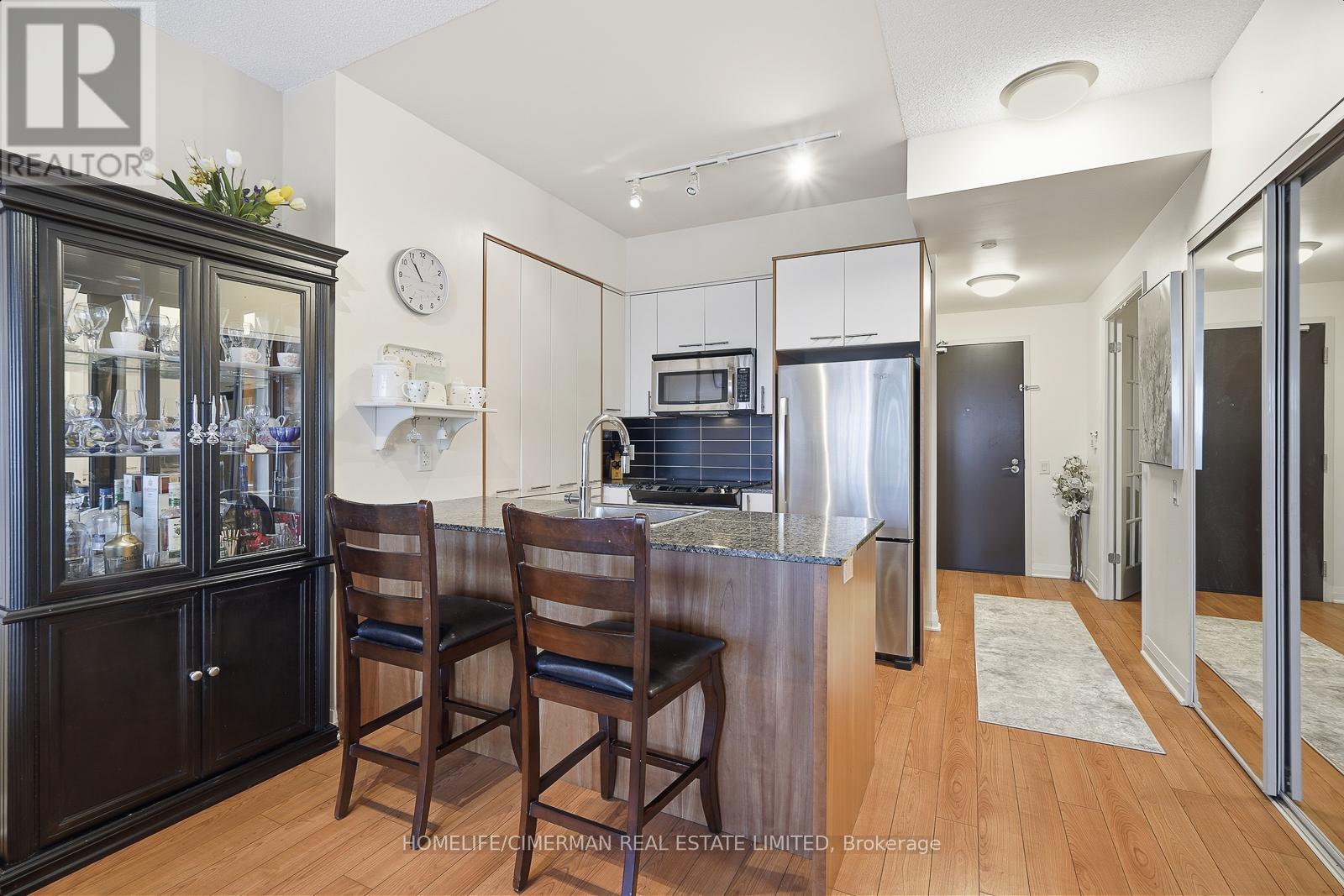 2006 - 1 Valhalla Inn Road, Toronto, Ontario  M9B 1S9 - Photo 9 - W12694834