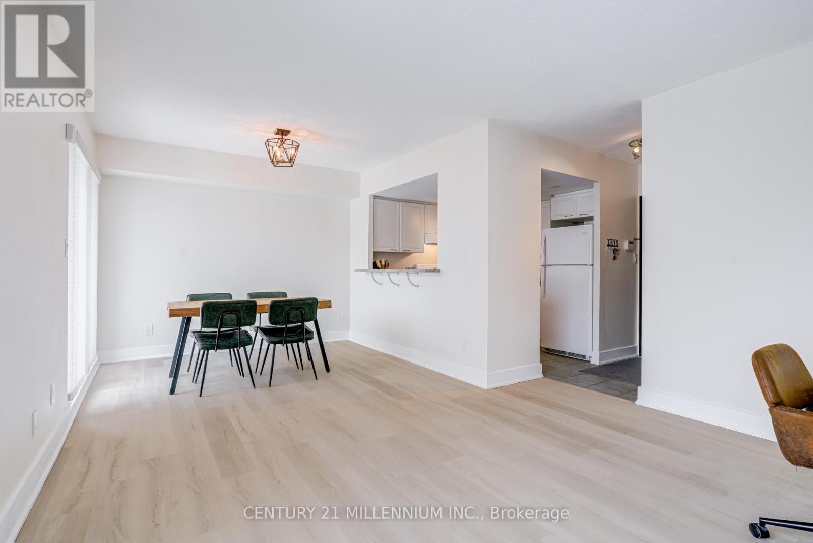 617 - 1000 Cedarglen Gate, Mississauga, Ontario  L5C 3Z5 - Photo 7 - W12829800