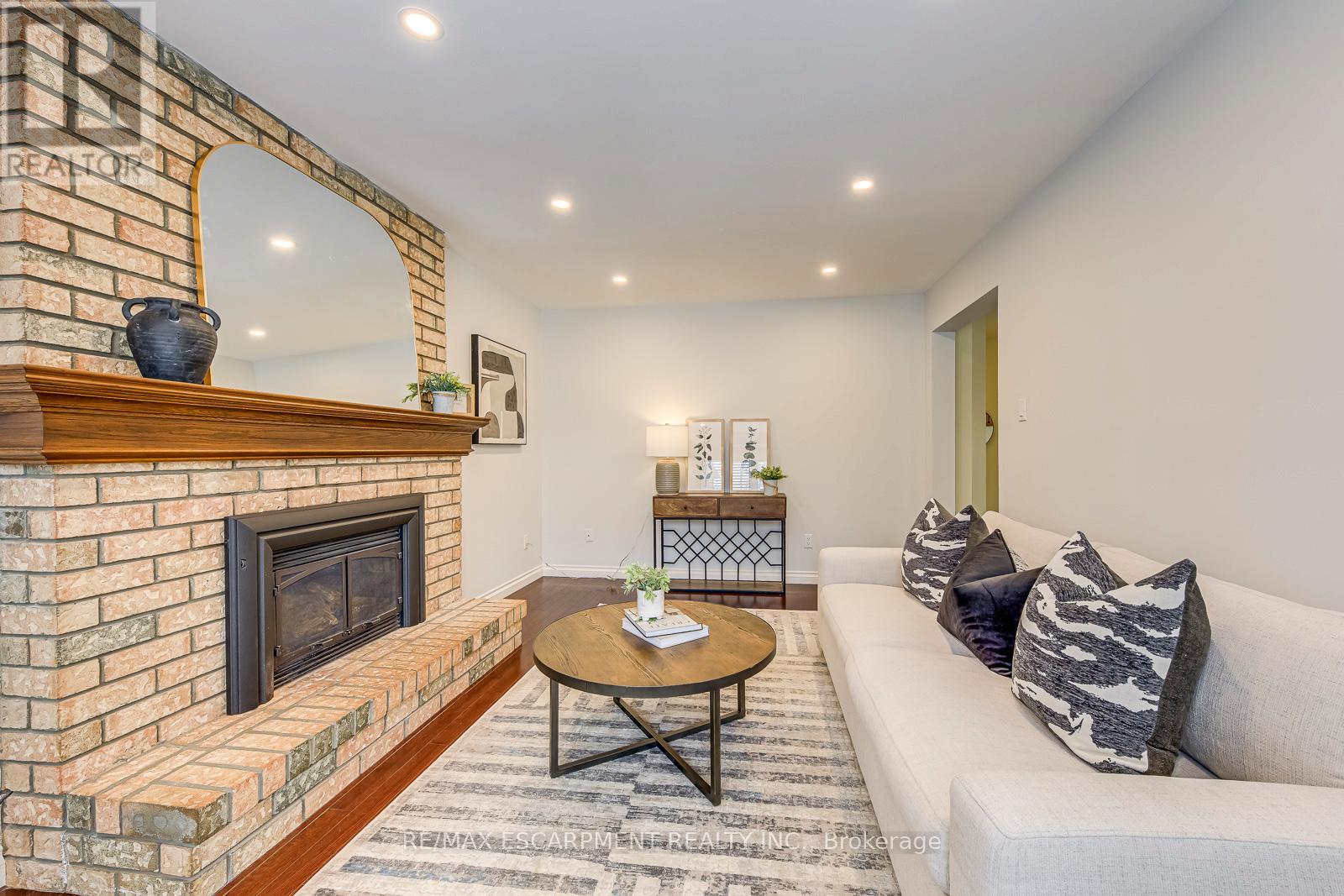 2223 Vista Drive, Burlington, Ontario  L7M 3N5 - Photo 19 - W12829810