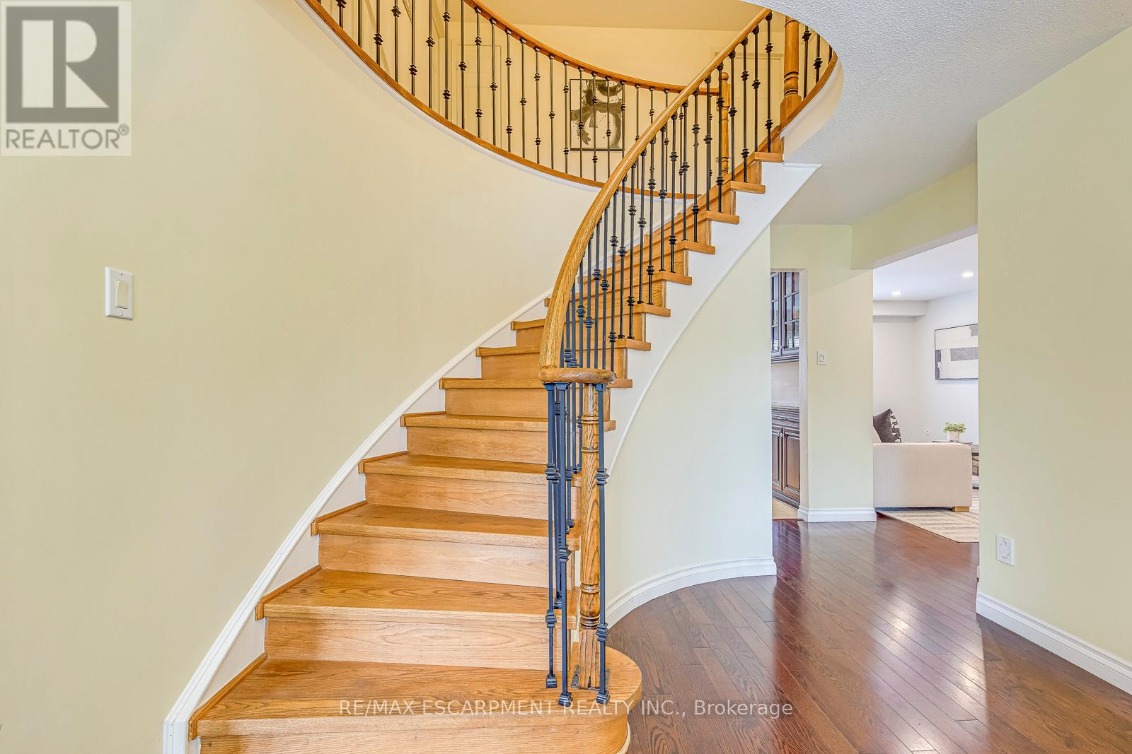 2223 Vista Drive, Burlington, Ontario  L7M 3N5 - Photo 24 - W12829810