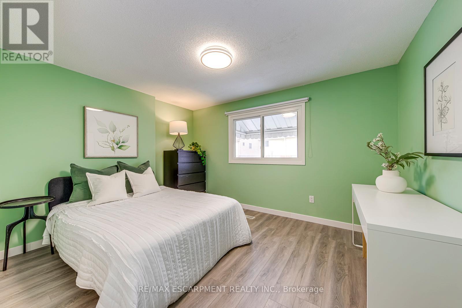 2223 Vista Drive, Burlington, Ontario  L7M 3N5 - Photo 31 - W12829810