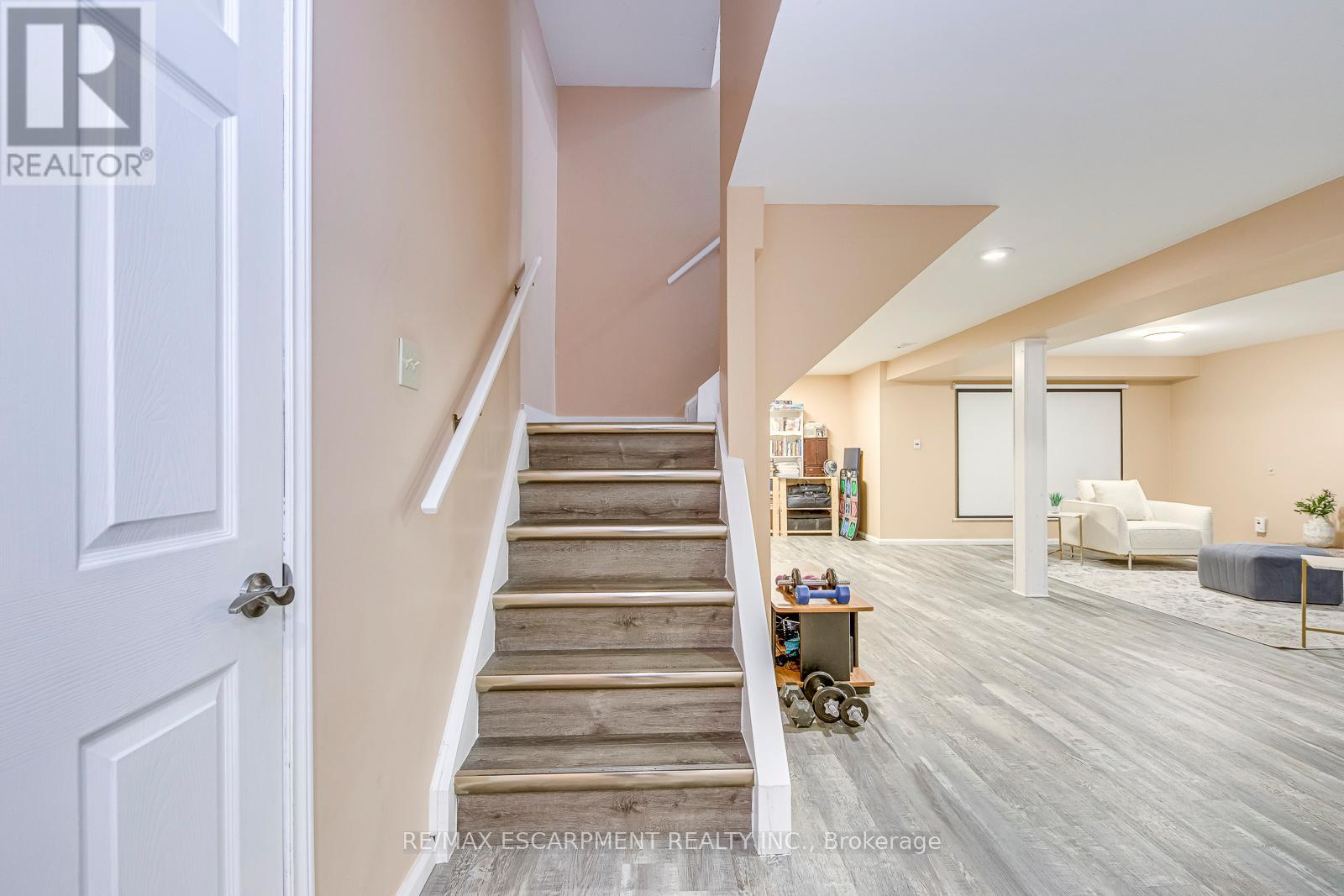 2223 Vista Drive, Burlington, Ontario  L7M 3N5 - Photo 39 - W12829810