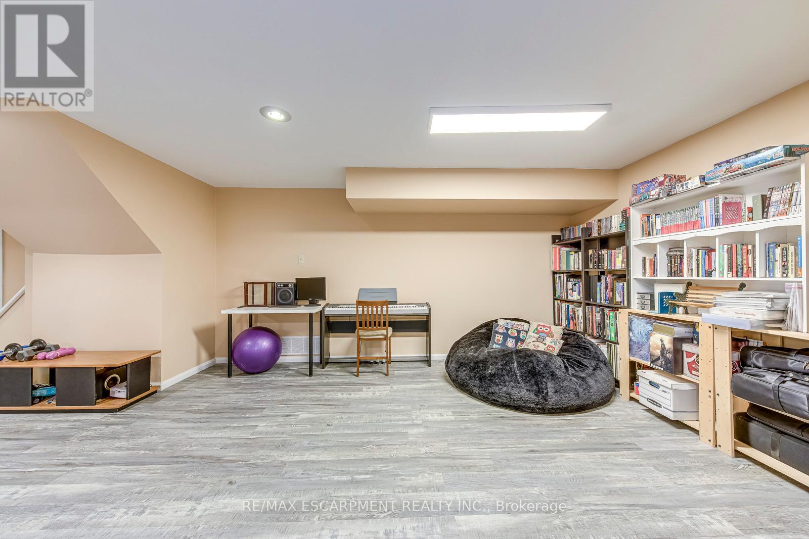 2223 Vista Drive, Burlington, Ontario  L7M 3N5 - Photo 41 - W12829810