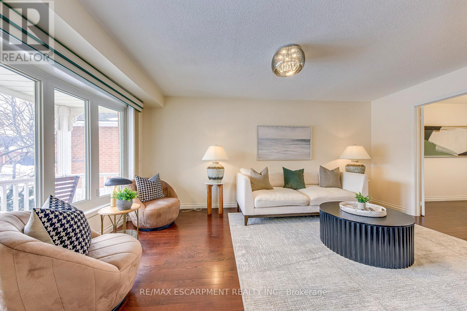 2223 Vista Drive, Burlington, Ontario  L7M 3N5 - Photo 6 - W12829810