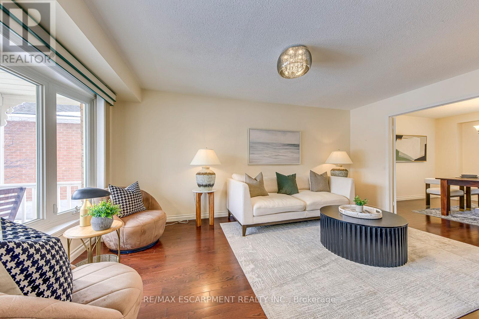 2223 Vista Drive, Burlington, Ontario  L7M 3N5 - Photo 7 - W12829810