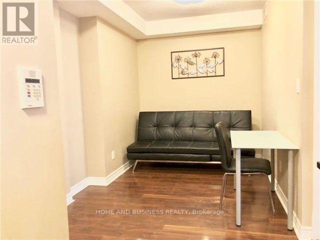 907 - 310 Burnhamthorpe Road, Mississauga (City Centre), Ontario  L5B 4P9 - Photo 5 - W12829842