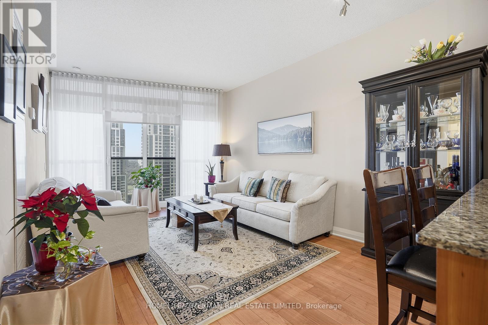 2006 - 1 Valhalla Inn Road, Toronto, Ontario  M9B 1S9 - Photo 4 - W12694834