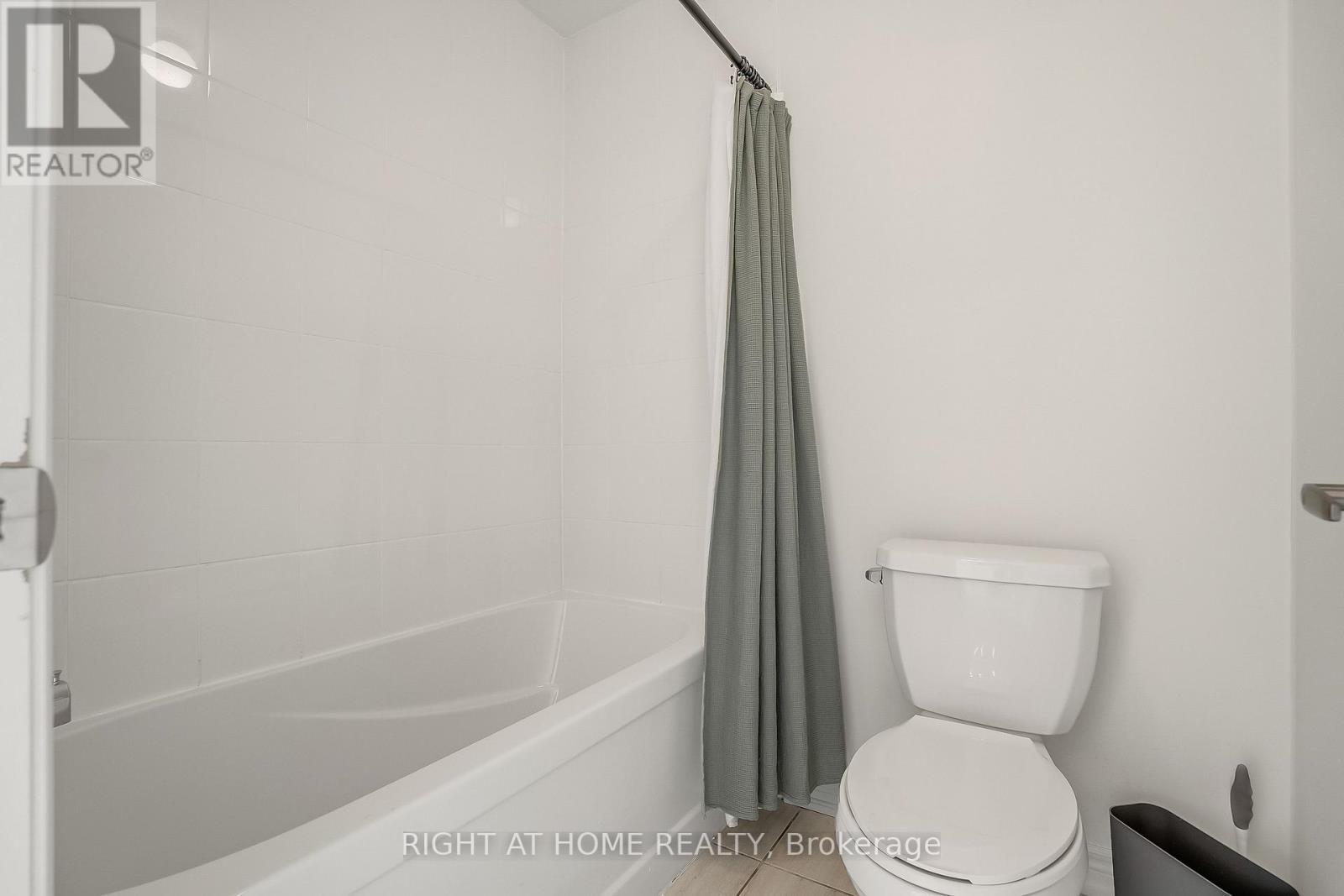 1174 Sepia Square, Pickering, Ontario  L1X 0H1 - Photo 36 - E12819920