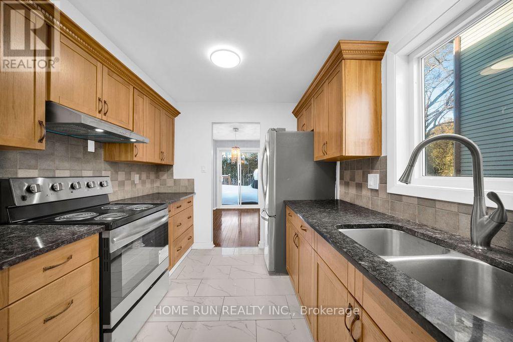 47 Coolspring Crescent, Ottawa, Ontario  K2E 7M9 - Photo 17 - X12829888