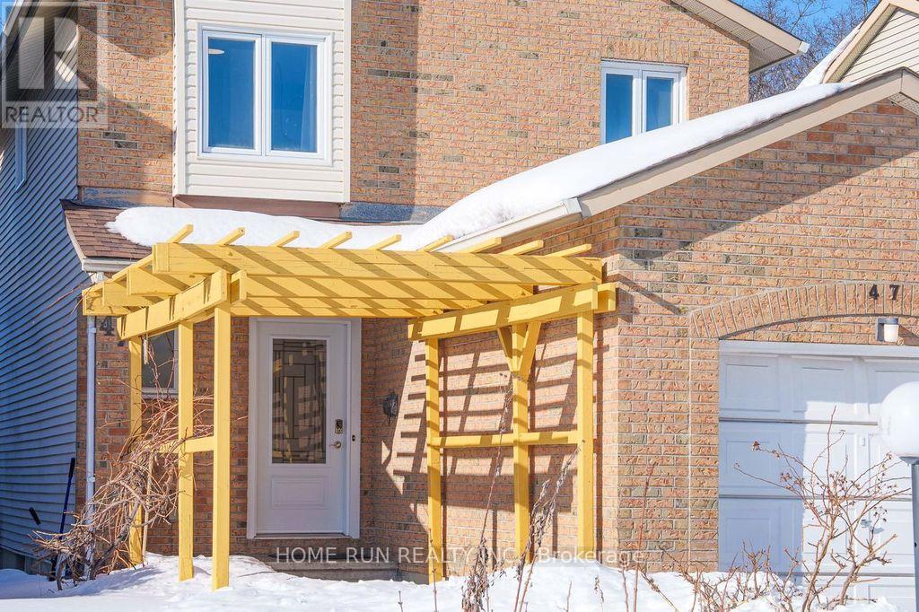 47 Coolspring Crescent, Ottawa, Ontario  K2E 7M9 - Photo 3 - X12829888