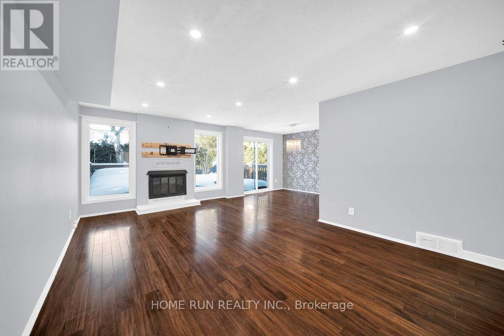 47 Coolspring Crescent, Ottawa, Ontario  K2E 7M9 - Photo 7 - X12829888