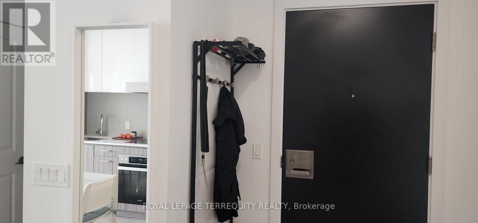 501 - 11 Lillian Street, Toronto, Ontario  M4S 0C3 - Photo 4 - C12816300