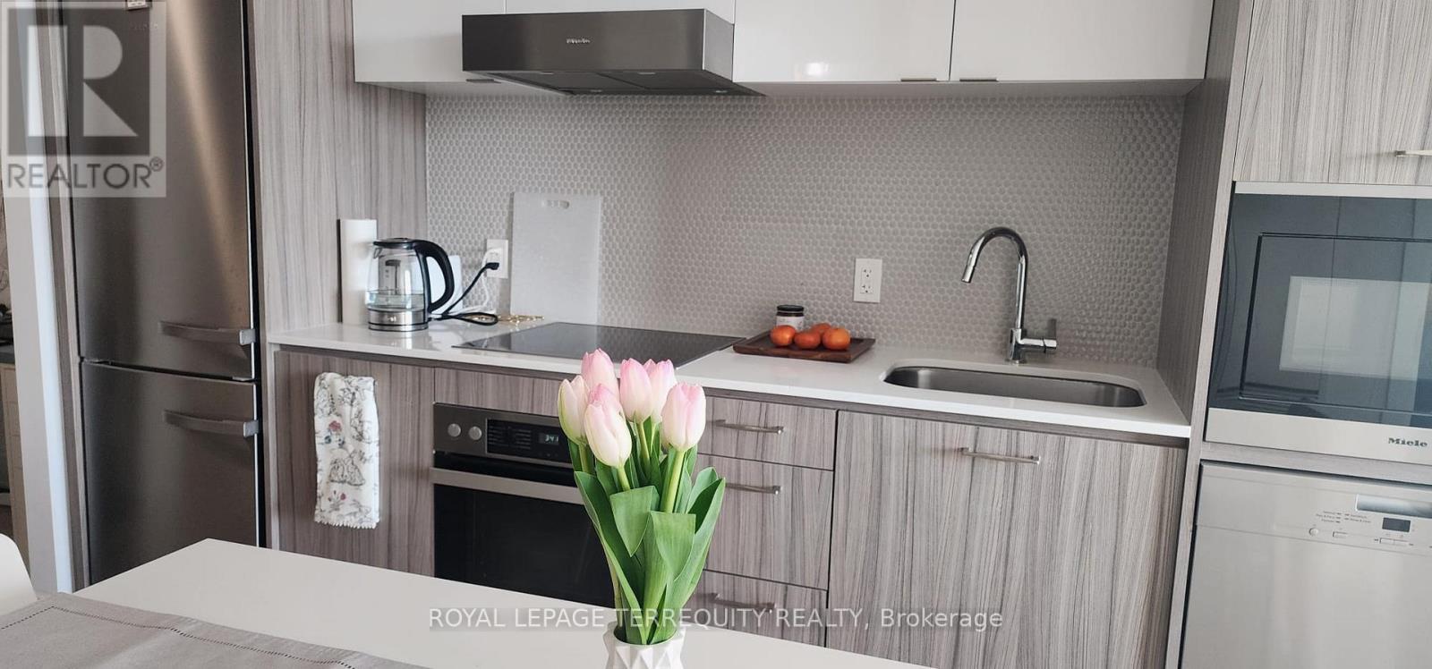 501 - 11 Lillian Street, Toronto, Ontario  M4S 0C3 - Photo 6 - C12816300