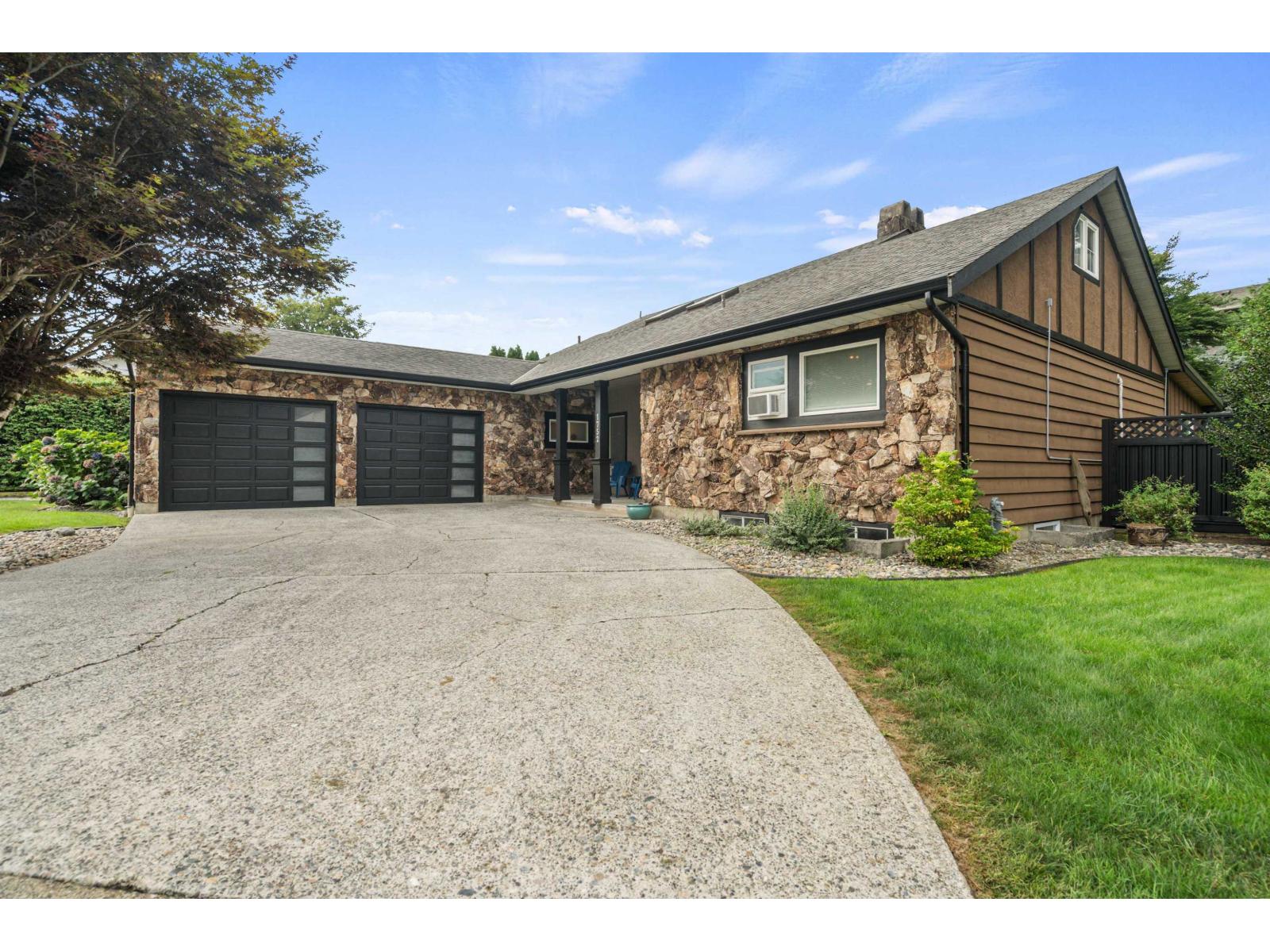 1752 Cedar Place, Agassiz, Agassiz, British Columbia V0M 1A2 - Photo 1 - R3093284