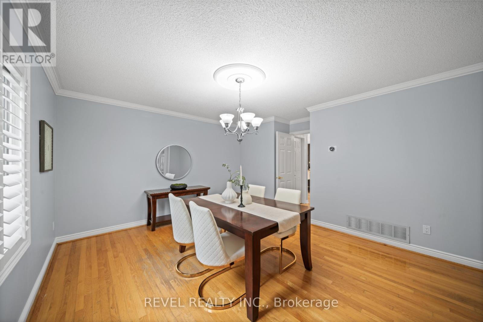 3723 Trelawny Circle, Mississauga, Ontario  L5N 5J7 - Photo 9 - W12829904