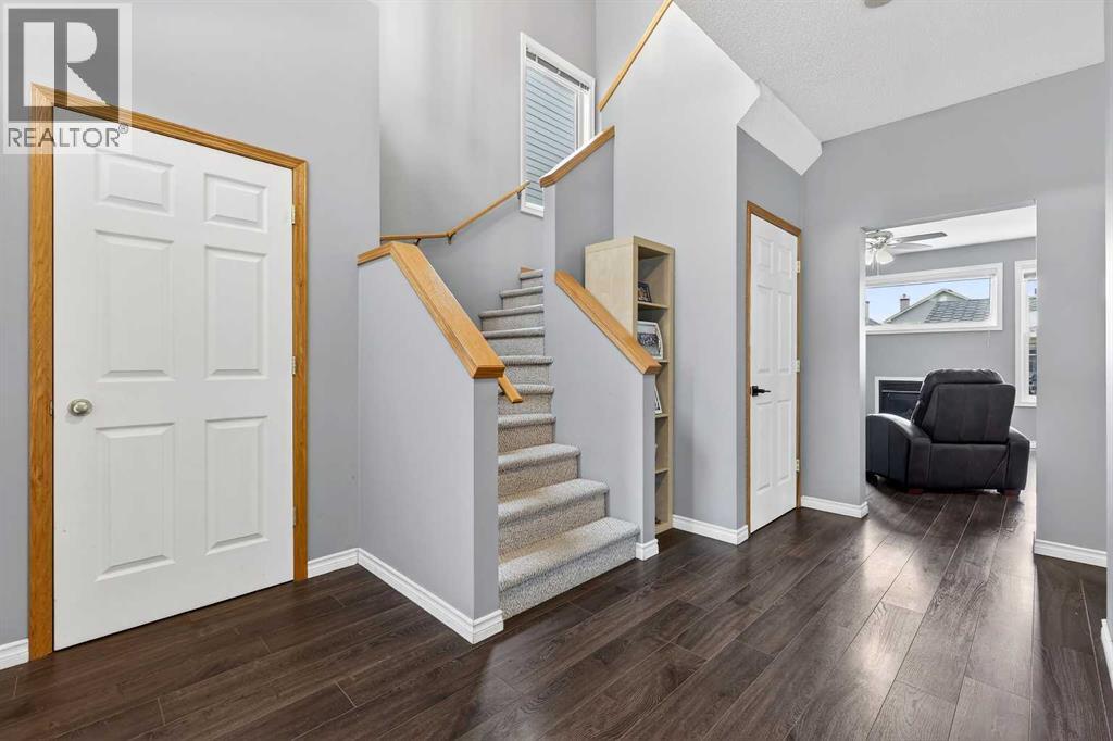 1153 Prestwick Circle Se, Calgary, Alberta  T2Z 3L3 - Photo 4 - A2287998