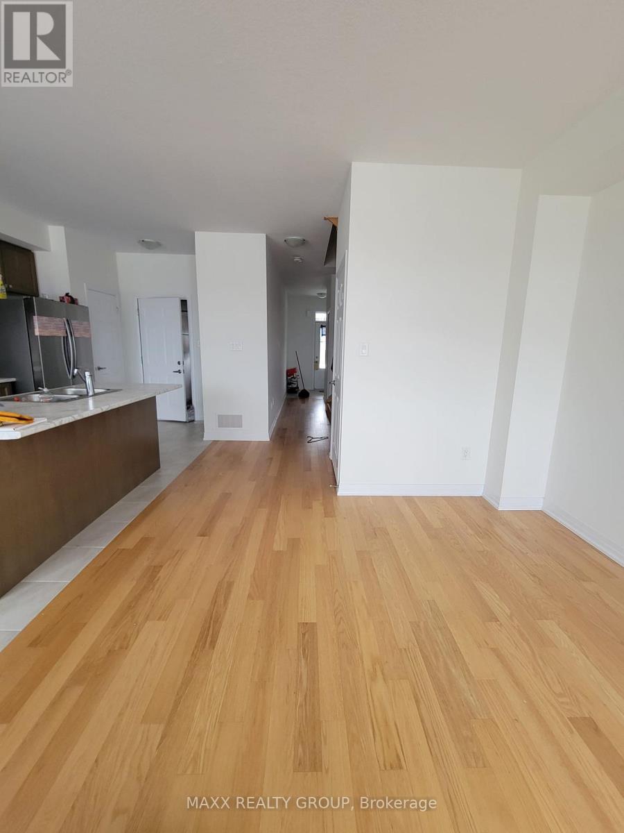 111 Brighton Lane, Thorold, Ontario  L2V 0P3 - Photo 4 - X12829902