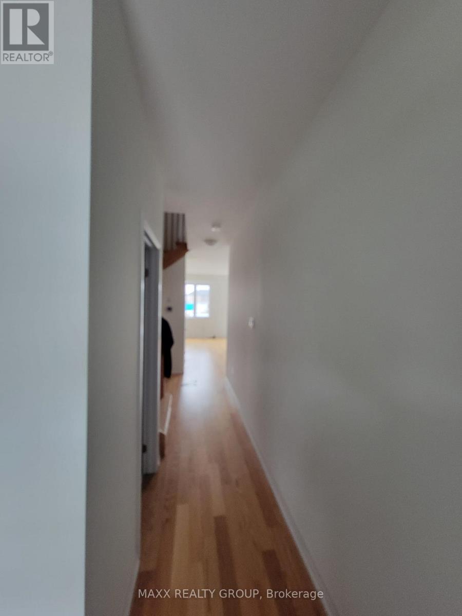 111 Brighton Lane, Thorold, Ontario  L2V 0P3 - Photo 5 - X12829902