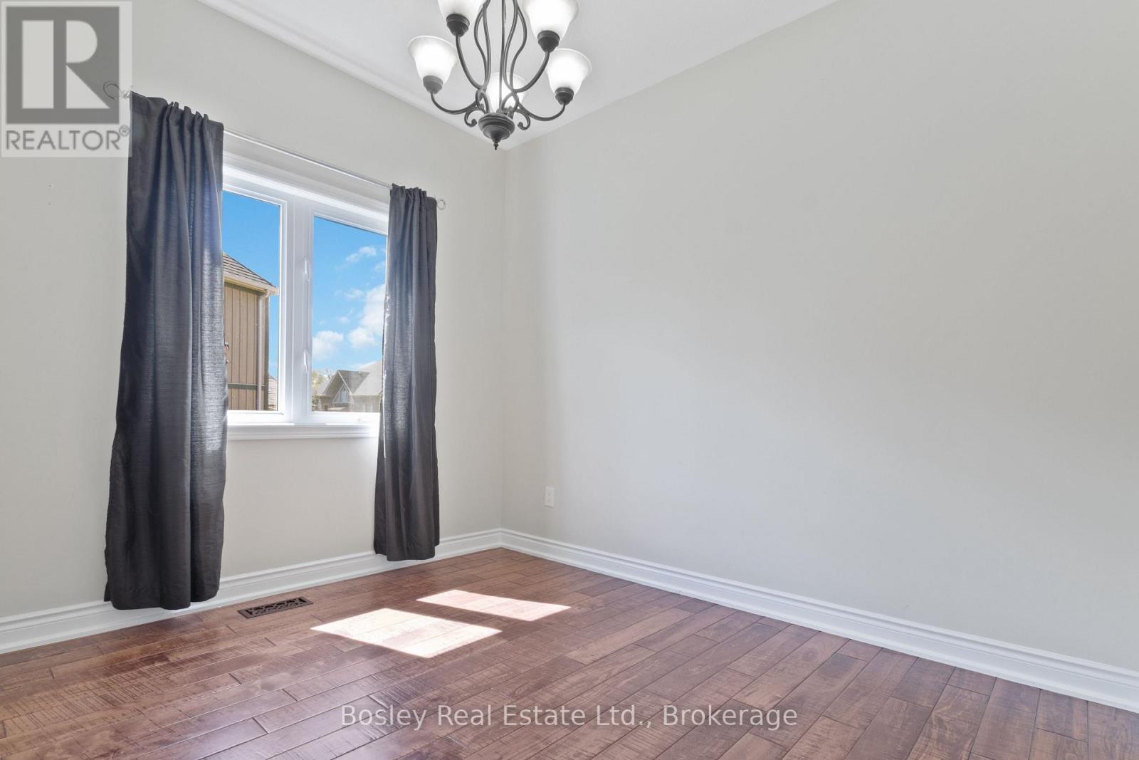 Upper - 13 Cooper Street, Collingwood, Ontario  L9Y 0W8 - Photo 11 - S12829988