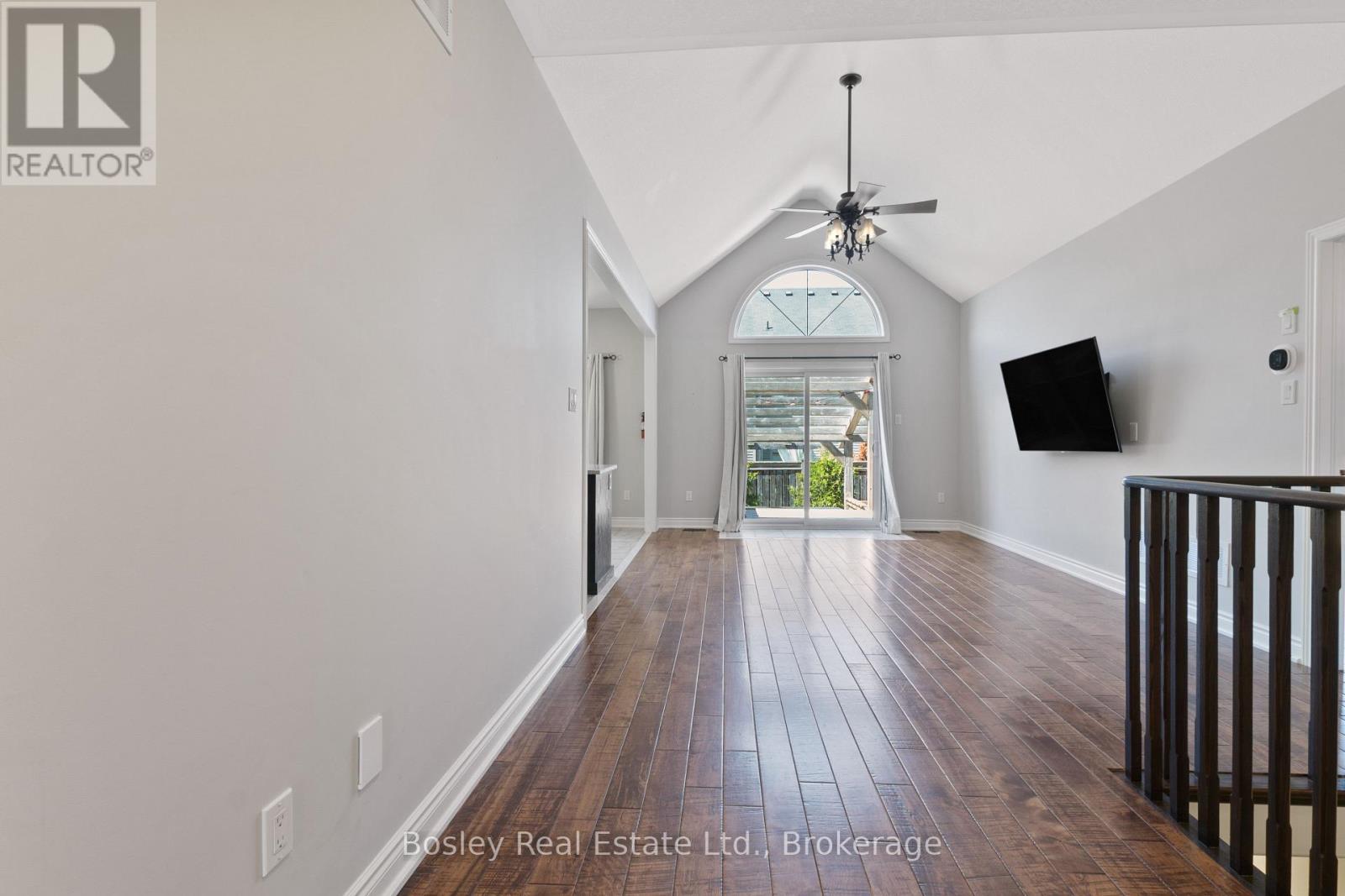 Upper - 13 Cooper Street, Collingwood, Ontario  L9Y 0W8 - Photo 15 - S12829988