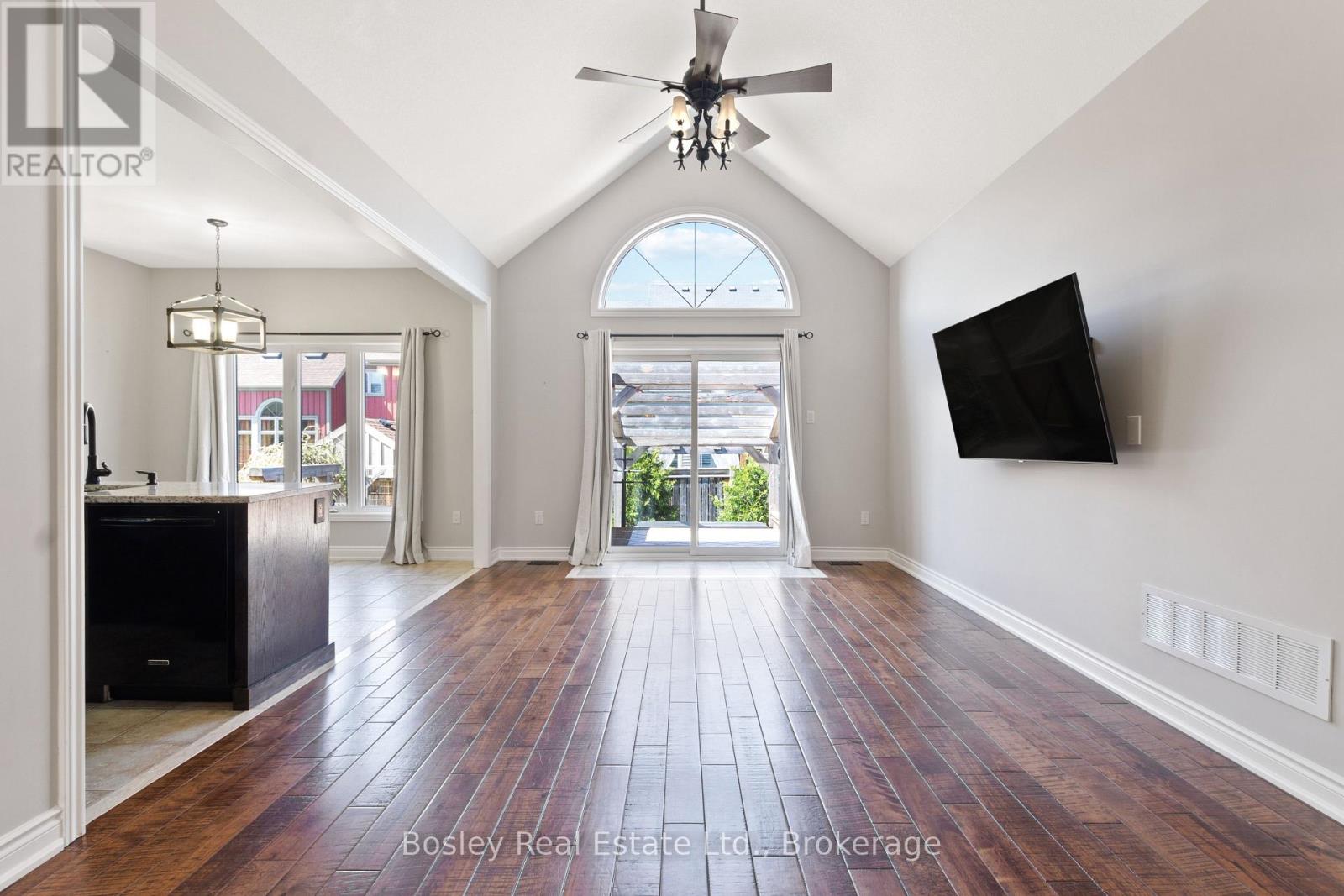 Upper - 13 Cooper Street, Collingwood, Ontario  L9Y 0W8 - Photo 16 - S12829988