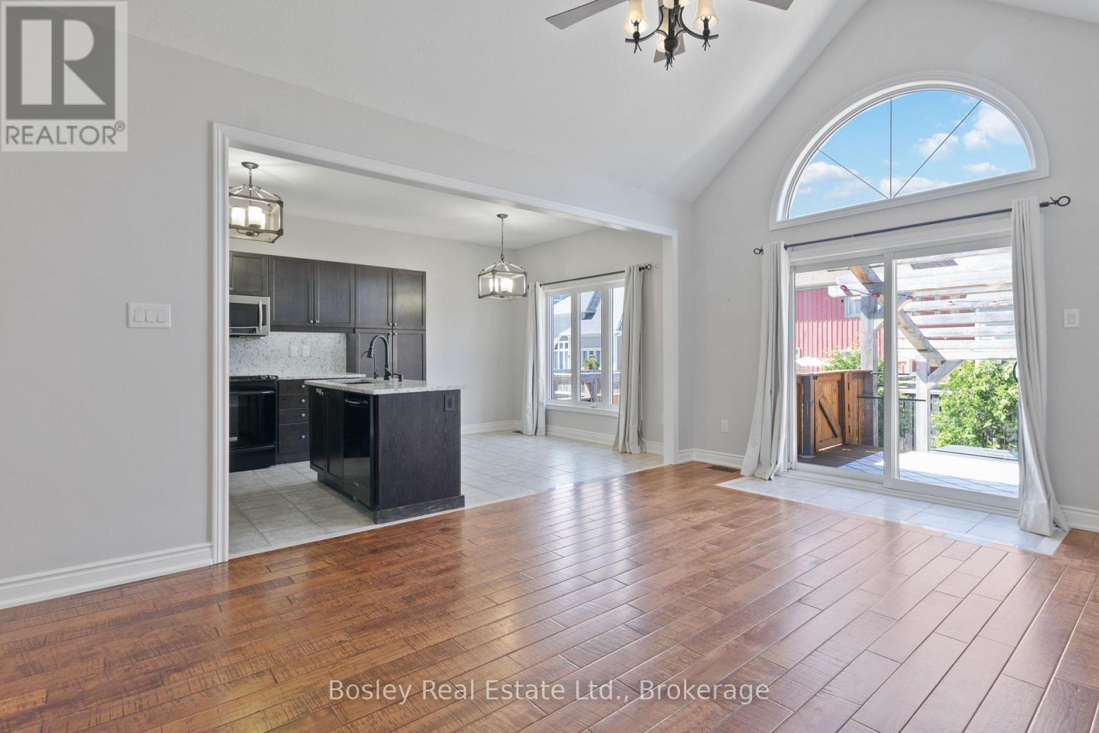 Upper - 13 Cooper Street, Collingwood, Ontario  L9Y 0W8 - Photo 18 - S12829988