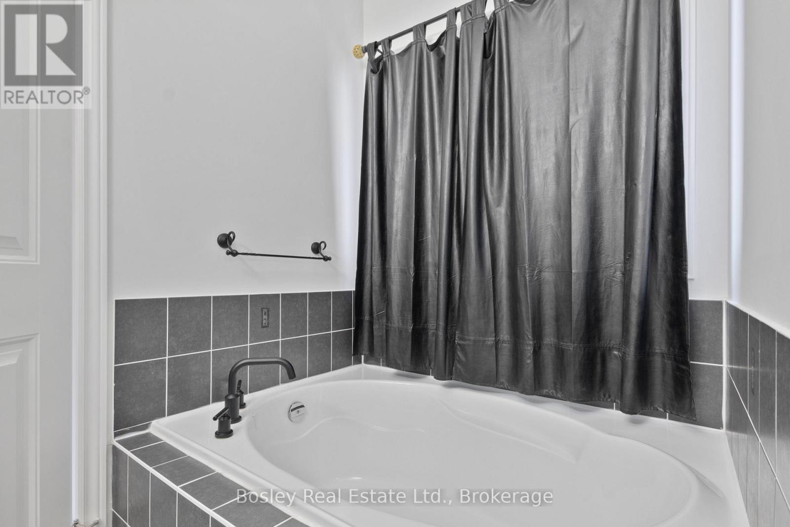 Upper - 13 Cooper Street, Collingwood, Ontario  L9Y 0W8 - Photo 26 - S12829988