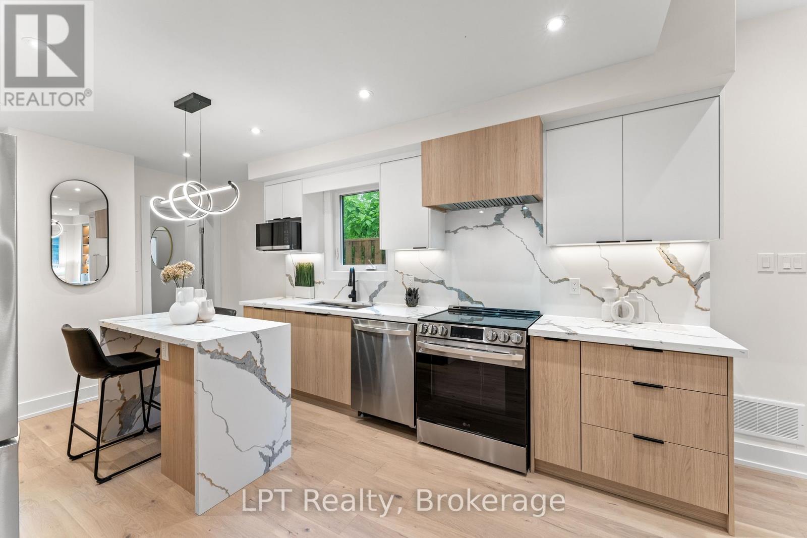 204 Franklin Avenue, Toronto, Ontario  M6P 3Z3 - Photo 14 - W12829916