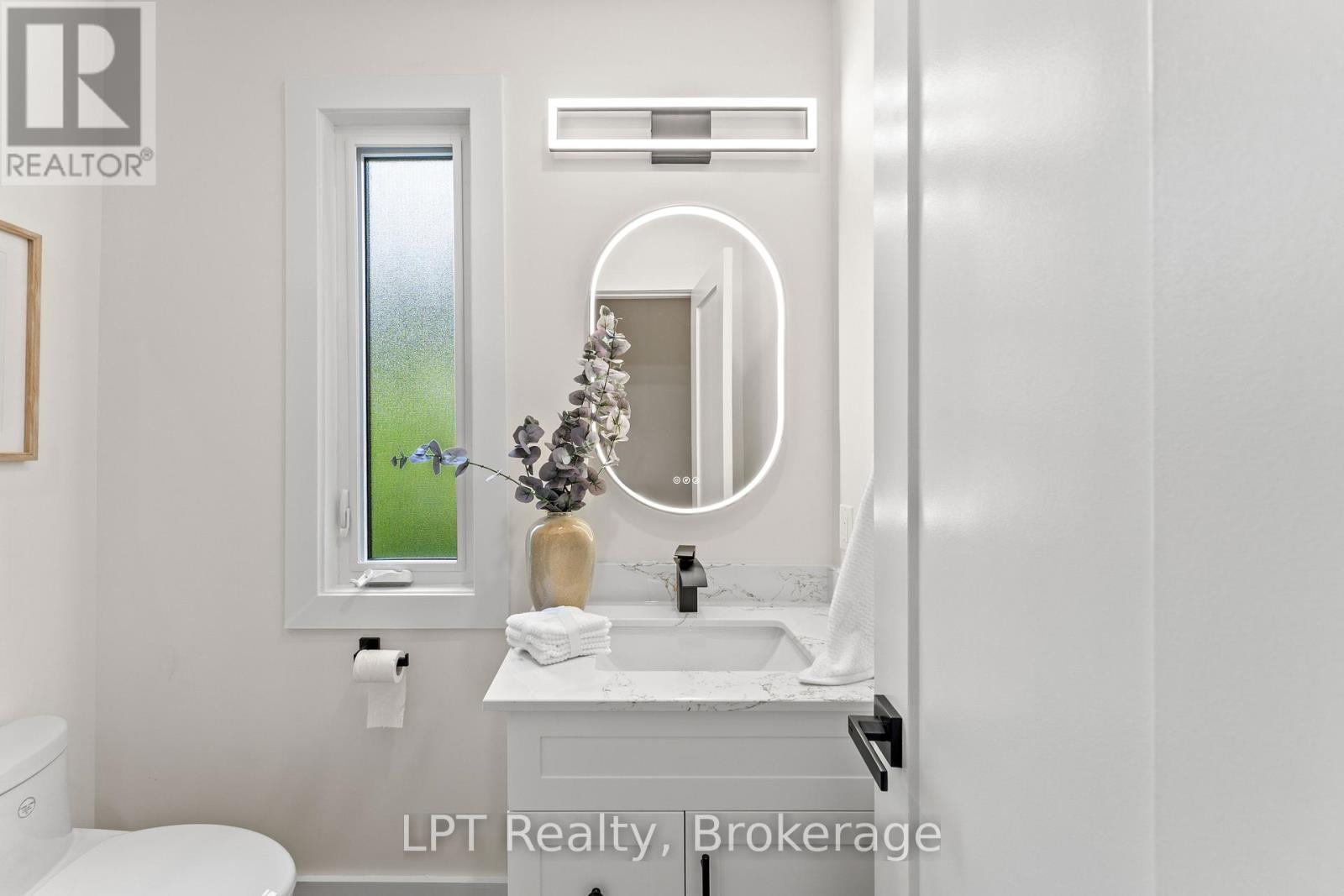 204 Franklin Avenue, Toronto, Ontario  M6P 3Z3 - Photo 33 - W12829916