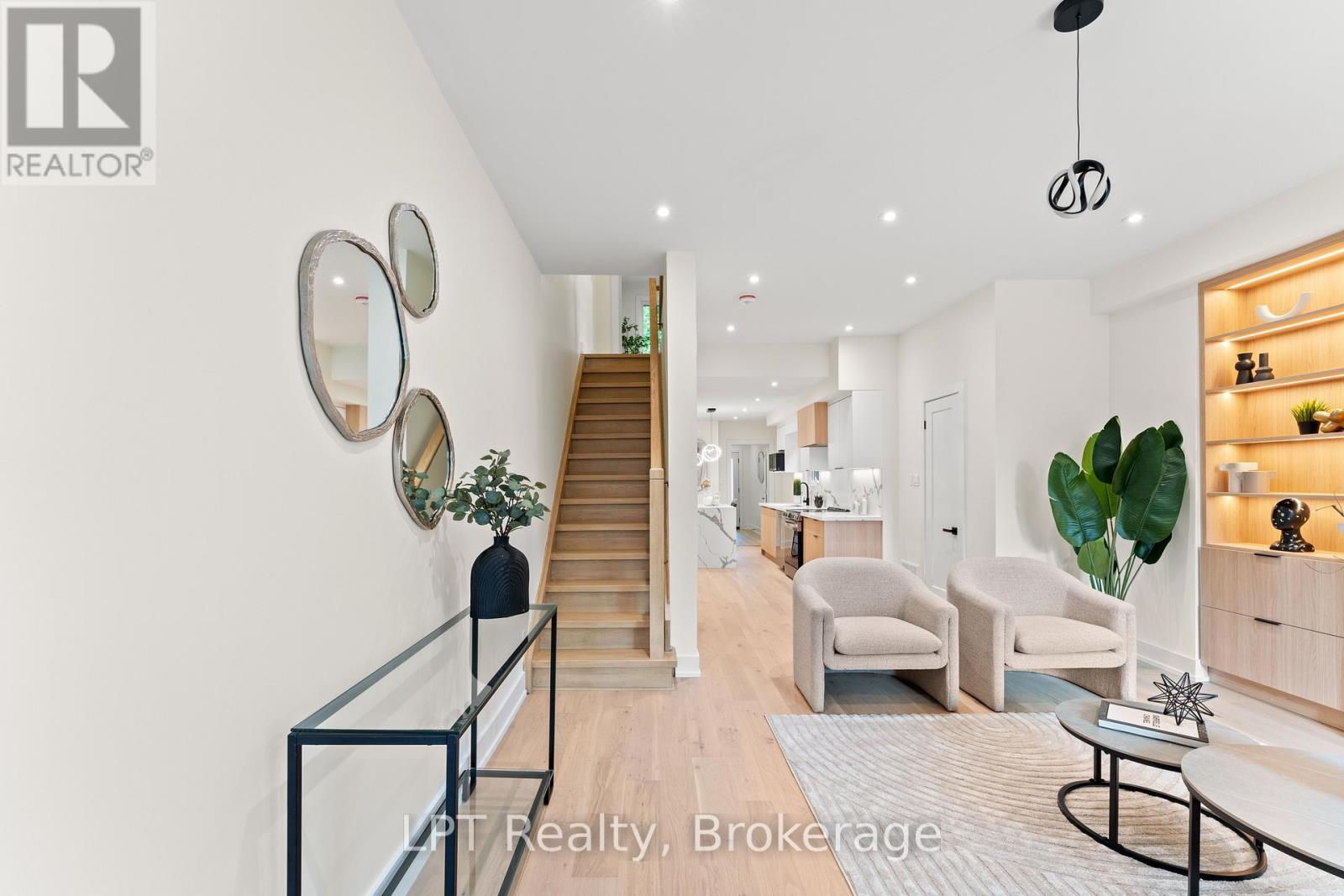 204 Franklin Avenue, Toronto, Ontario  M6P 3Z3 - Photo 5 - W12829916