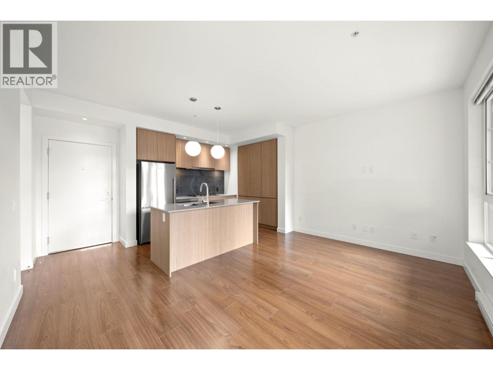 320 516 Foster Avenue, Coquitlam, British Columbia  V3J 0H8 - Photo 11 - R3093538