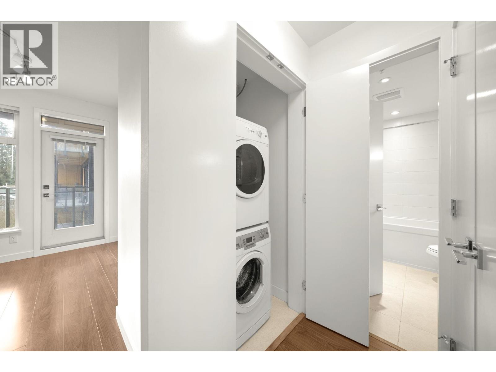 320 516 Foster Avenue, Coquitlam, British Columbia  V3J 0H8 - Photo 14 - R3093538