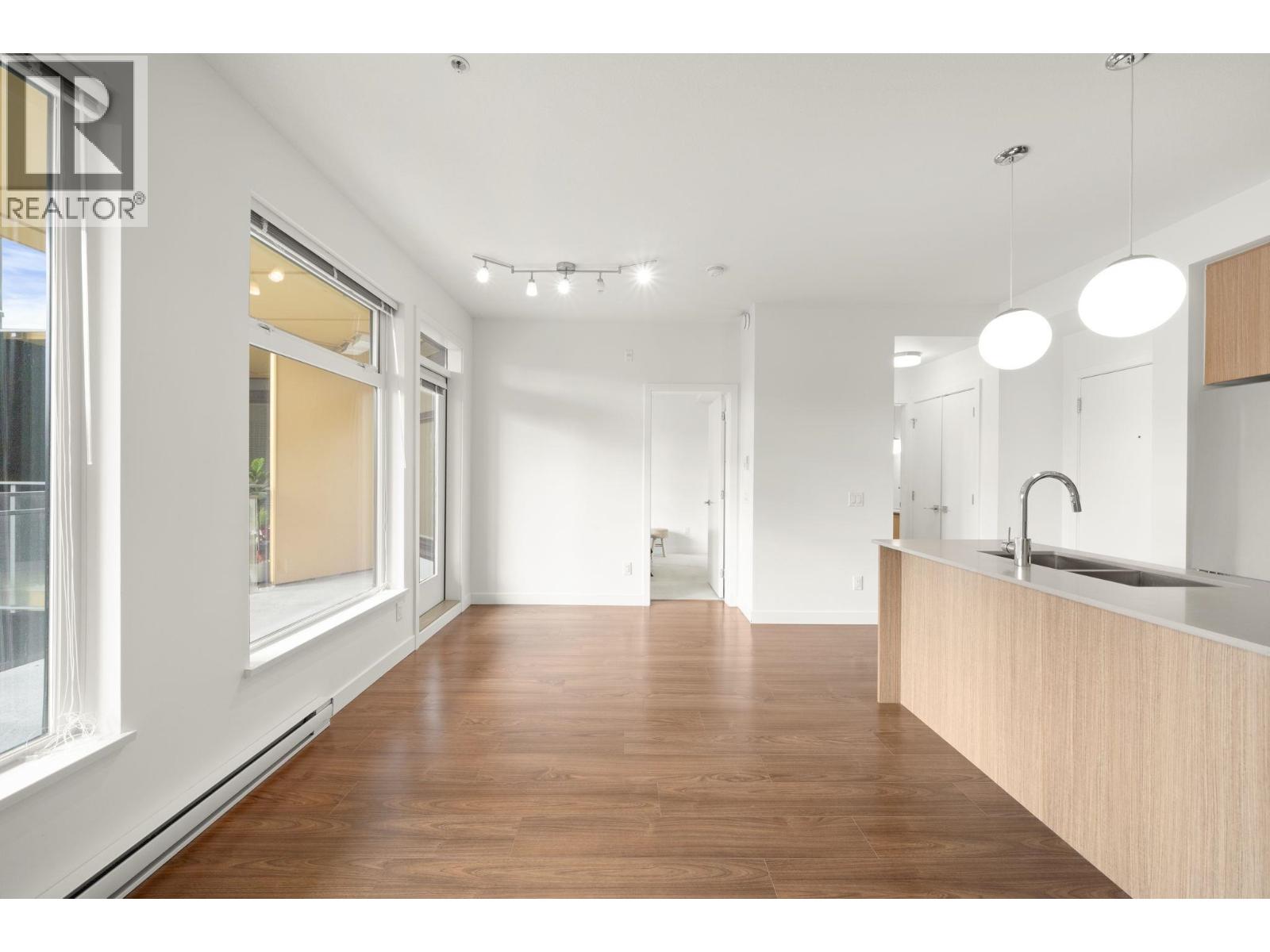 320 516 Foster Avenue, Coquitlam, British Columbia  V3J 0H8 - Photo 9 - R3093538