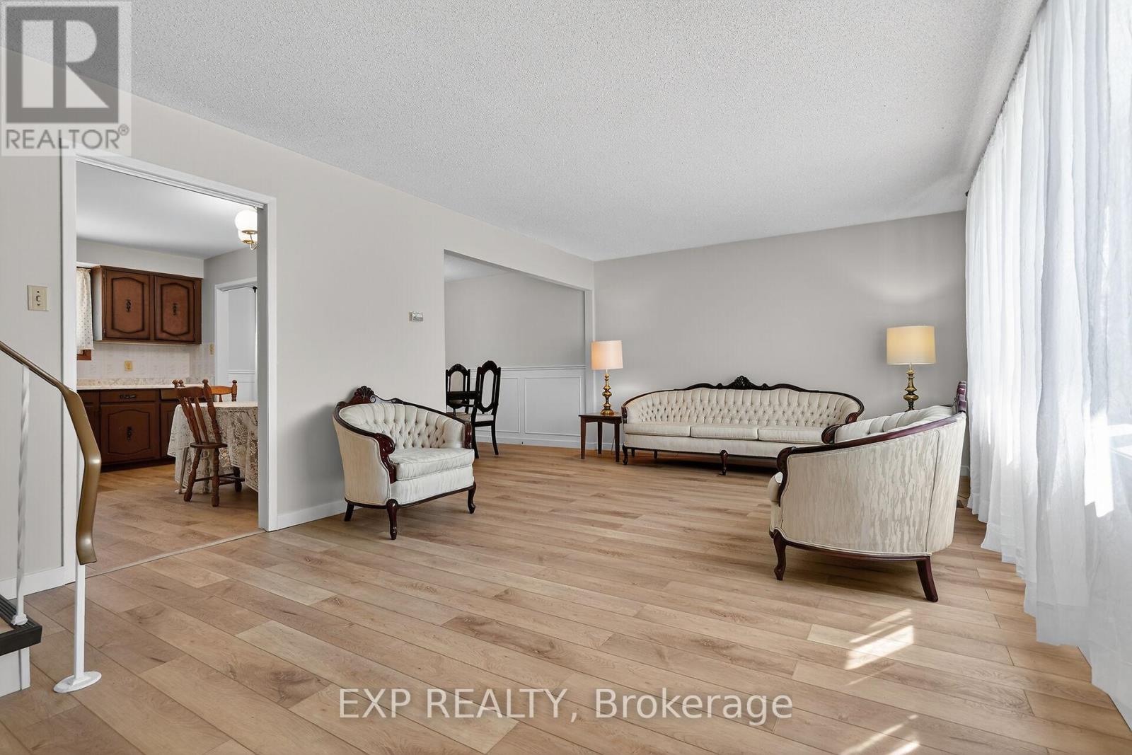 67 St Clair Court, London South, Ontario  N6J 3W1 - Photo 3 - X12829960